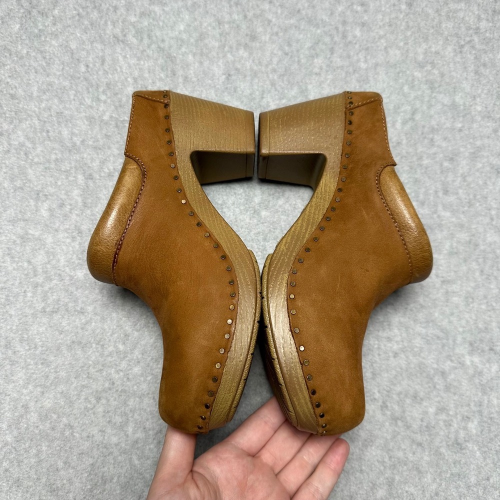 Dansko Sammy Nubuck Leather Womens 36/US 5.5 Tan Brown Studded Block Heels - Picture 3 of 8